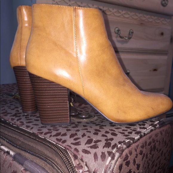 Brown booties - Picture 2 of 4